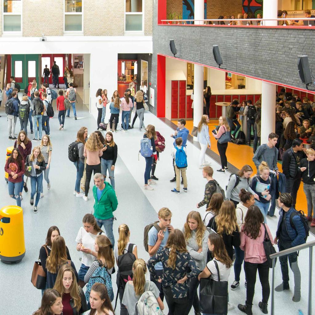 HUISVESTING Het Keizer Karel College is gehuisvest in het hart van Amstelveen.