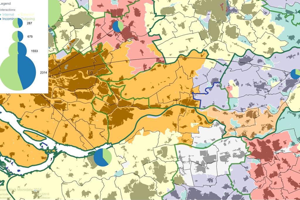 1b toont met blauwe lijnen de woon-werkrelaties die sterker zijn dan op grond van de gemiddelde pendelreistijd-bereidheid van werknemers in de sectoren mag worden verwacht.