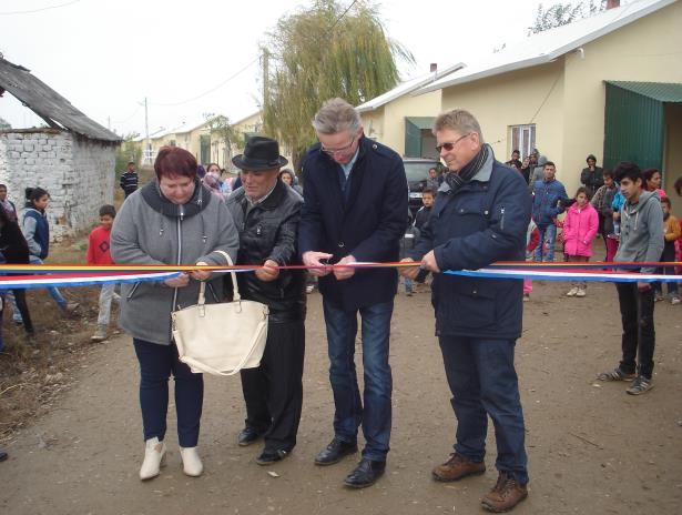 vond in Sacueni de overdracht plaats van de dit jaar gebouwde