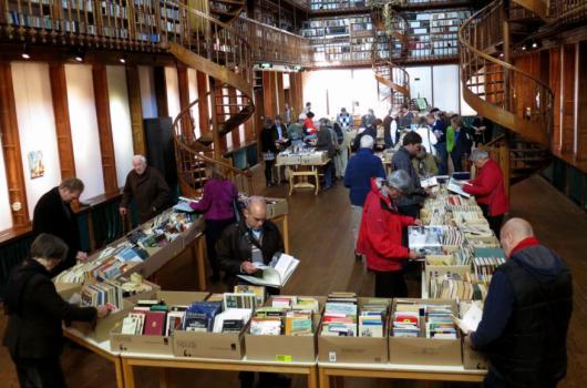 Allerlaatste keer boekenbeurs in Kloosterbibliotheek Wittem Op zaterdag 10 en zondag 11 november wordt voor de allerlaatste keer een tweedehands boekenwinkel gehouden in de Kloosterbibliotheek Wittem.