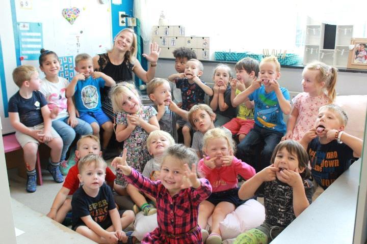 We hebben al enkele onderzoekjes gedaan, gingen samen met de vosjesklas van Kristie en Mutlu op wandeling en begonnen