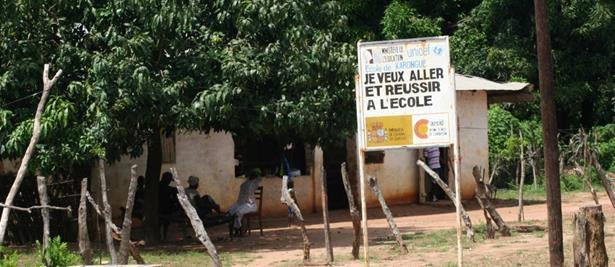 Dit bord staat bij alle scholen in Senegal. Ik wil naar school gaan en succes hebben. 4.