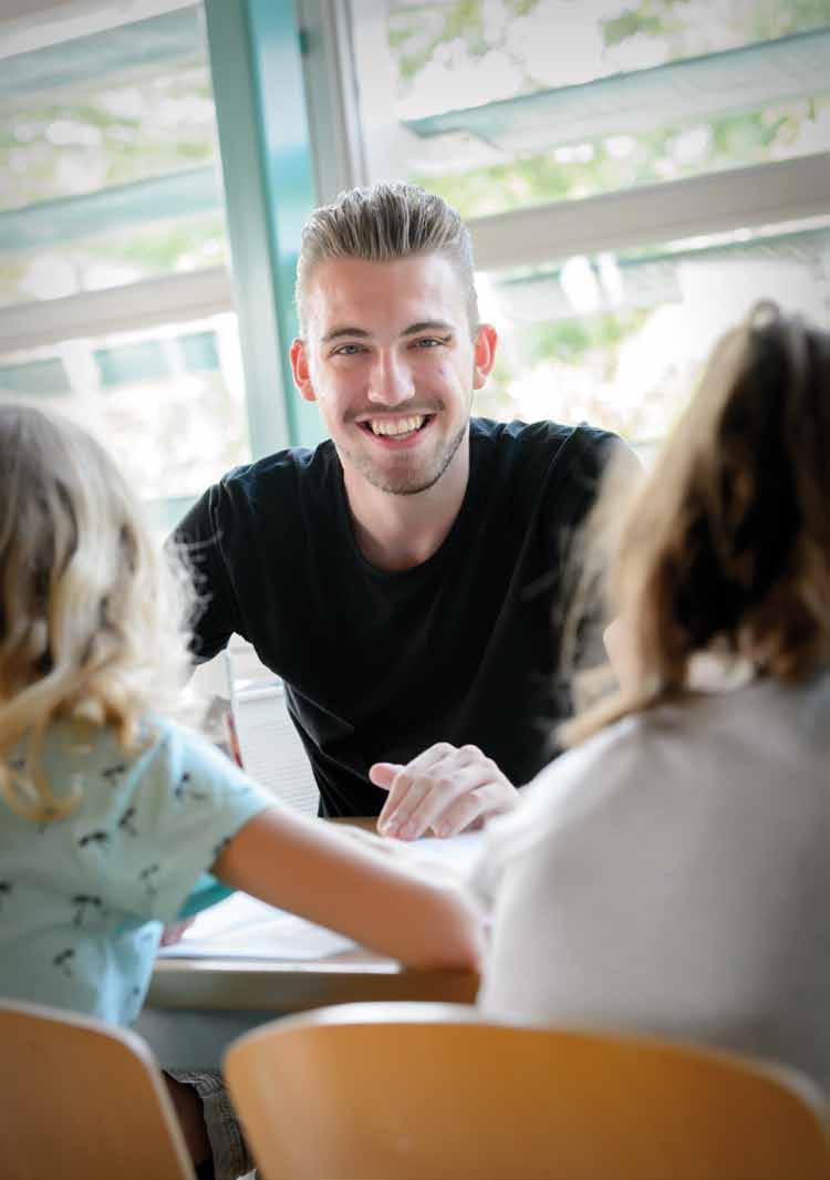 Tijdens de opleiding besteden we extra aandacht aan rekenen en taal, zodat je