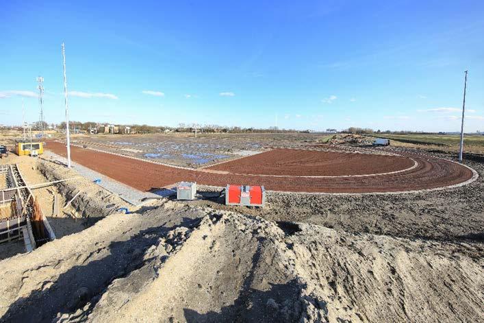 Het ontwerp voor de atletiekbaan van AV Badhoevedorp, het clubgebouw en de openbare ruimte bij de atletiekvereniging is op basis van het definitief stedenbouwkundig ontwerp in 2016 uitgewerkt.