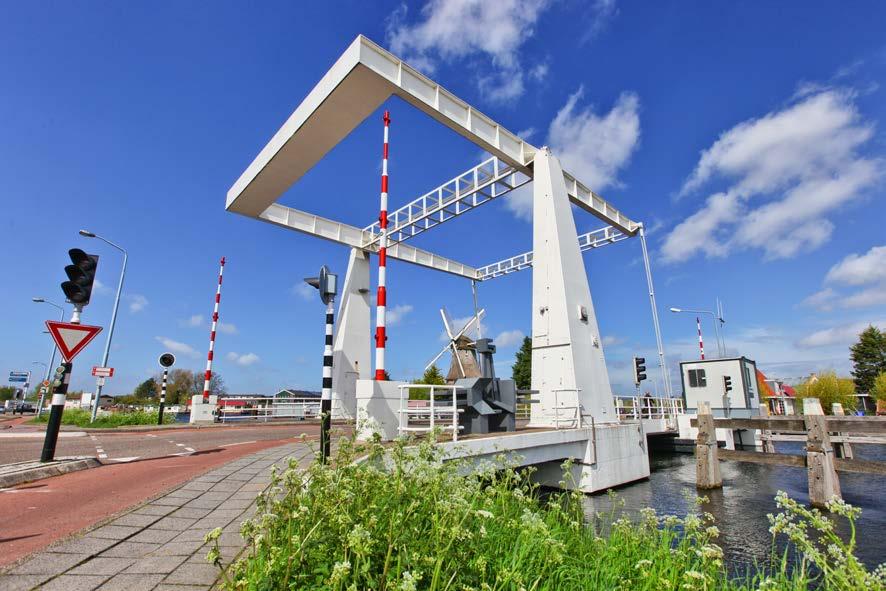 Overige projecten en ruimtelijke maatregelen 3.3. Sloterbrug De Sloterbrug is een belangrijke verbinding tussen Amsterdam en Badhoevedorp voor de auto, de bus en het langzaam verkeer.