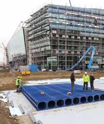 de natuurlijke waterkringloop. Dit voorkomt overbelasting van riolen en waterzuiveringsinstallaties.