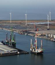Grijze groei Economische groei De economie in Noordwest-Europa groeit Groene groei 3% Economische groei 3% Economische groei TGW Groningen Seaports: 2 miljard TGW Groningen Seaports: 2,5 miljard