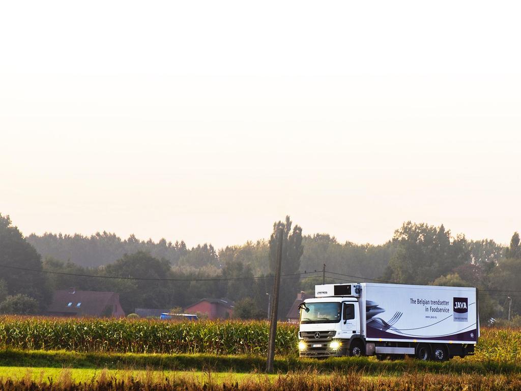 Duurzaam JAVA Transport Rittenplanning en boordcomputers minimalisatie aantal gereden kilometers besparing van 10% sinds invoering van Winroute systeem EURO6 vrachtwagen: Vervanging oude EURO3 en