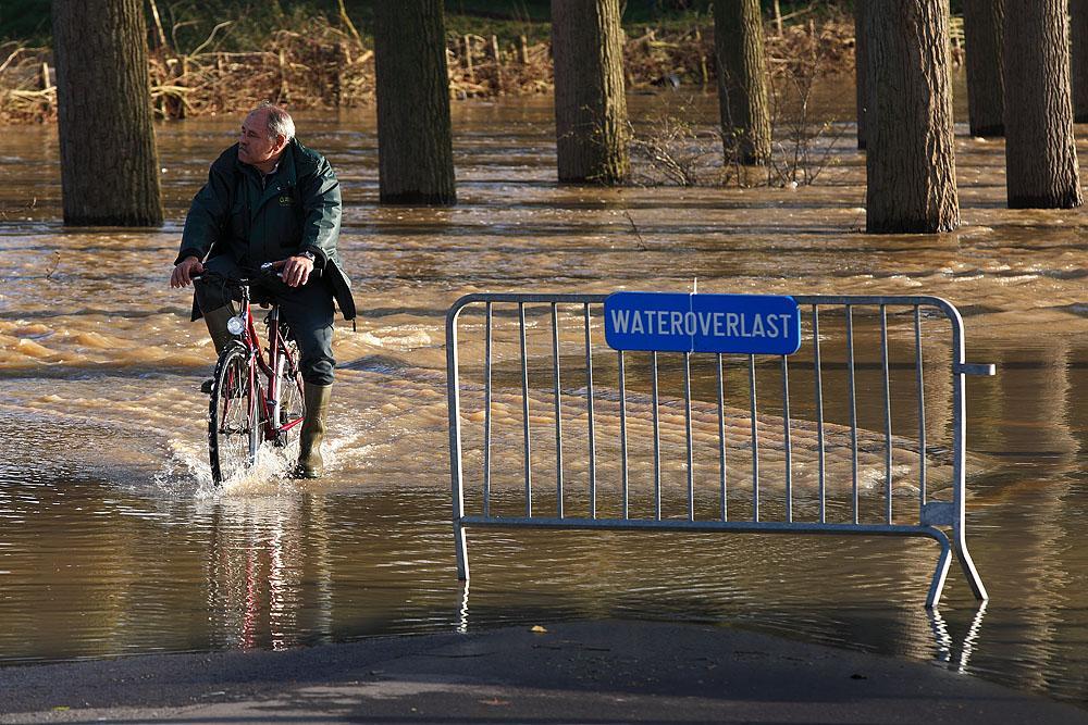 Het CIW rapport Globale evaluatie overstromingen november 2010 is