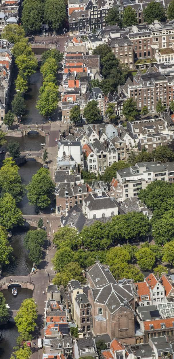 Onze missie We dragen bij aan de leefbaarheid, aantrekkelijkheid en welvarendheid van Metropool Amsterdam, door het verleiden en gidsen van bewoners, bedrijven en bezoekers door placebranding,