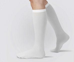 Het VaroCombi voetverband is specifiek ontworpen om in combinatie met het VaroCare beenverband te gebruiken om zo zwelling van de voet en het been te bestrijden.