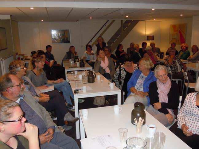 Op 13 mei een lezing over dementie. Een medewerker van TINZ vertelde o.a. over de verschillende vormen die er zijn en hoe om te gaan met dementerenden.