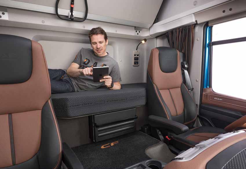 DAF CF CHAUFFEURSCOMFORT 10 11 chauffeur ook vanuit zijn bed comfortabel het systeem kan bedienen.