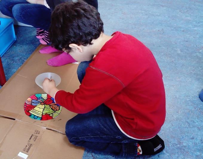 Groep 2/3 Wat een heerlijk drukke en gezellig tijd hebben we nu op school. Eerst was er natuurlijk een bezoek van sinterklaas op school.