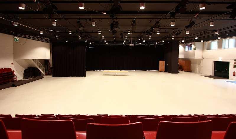 Ruimte nodig? Heb je deze zomer een ruimte nodig voor repetities, voorstellingen of workshops? De theaterzalen van ZIMIHC zijn beschikbaar voor verhuur. Maak gebruik van het gereduceerde tarief!
