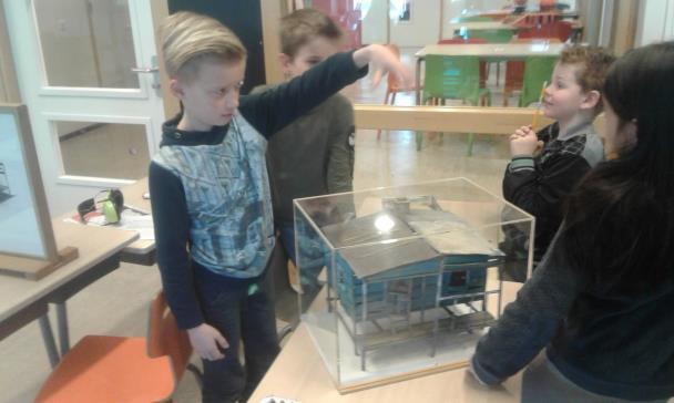 Groep 5 Bibliotheek Op donderdag 5 april gaan we weer naar de bieb. Paasviering De kinderen hebben op woensdag 28 maart een beker nodig, voorzien van de naam.