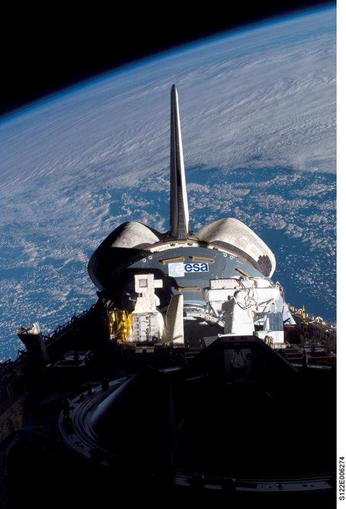 SOLAR en EuTEF in de Space Shuttle Cargo Bay, voorafgaand aan de plaatsing op het ISS Na een adembenemende EVA en vlekkeloze installatie op Columbus, werden beide payloads ingeschakeld en uitvoerig