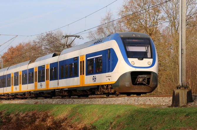 1.3 De trein De trein is handig voor langere afstanden. Het treinvervoer wordt (landelijk en dus ook) in de provincie Noord-Brabant verzorgd door de Nederlandse Spoorwegen.