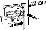Fig. 14 Bij meubelen (16 mm en 19 mm) met deuraanslagonderdelen (noppen, afdichtstroken enz.