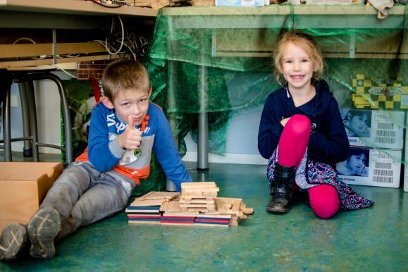 De komende twee weken gaan we met deze piet aan de slag, we gebruiken hier verschillende technieken voor. Een leuk project, de kinderen zijn ontzettend enthousiast.