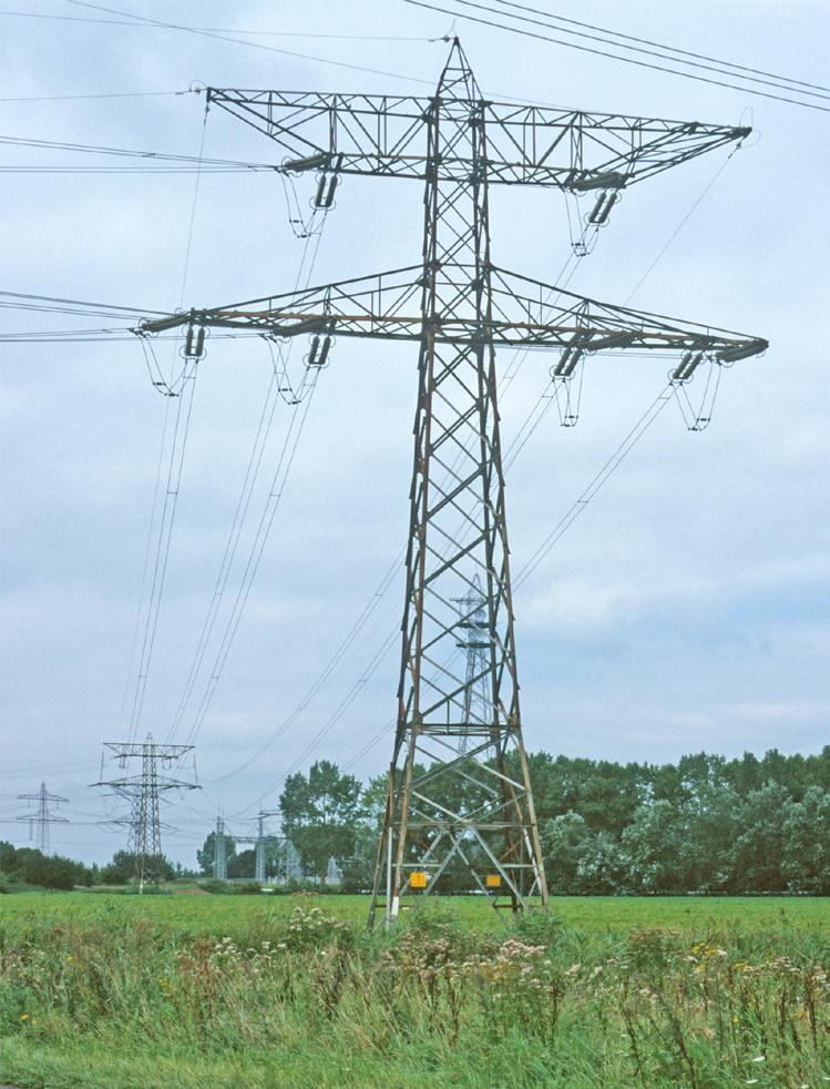 Uitleg (10 minuten) Leg klassikaal uit dat de lichtgekleurde klei geen stroom kan vervoeren. Daarom gaat het lampje niet branden in de lichte klei.