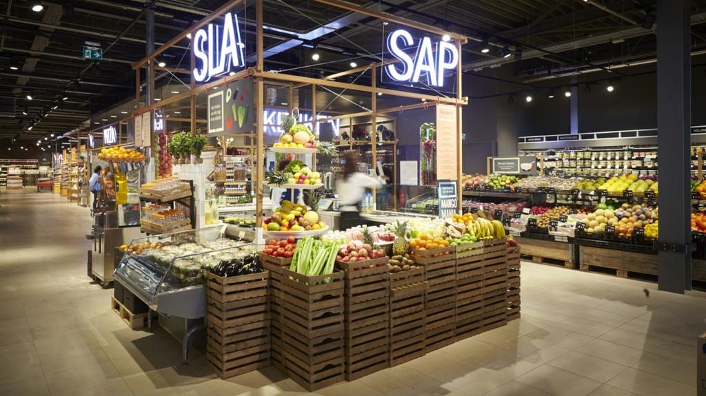 AH XL, Eindhoven EmtÃ Bij de andere supermarktketens bleef het lange tijd stil. Zouden zij ook met een eigen versformule komen?