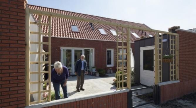 7. Senioren hebben diverse wensen Als senioren al verhuizen, dan is de behoefte divers: van zorgwoningen en huurappartementen tot zelfs vrije kavels.