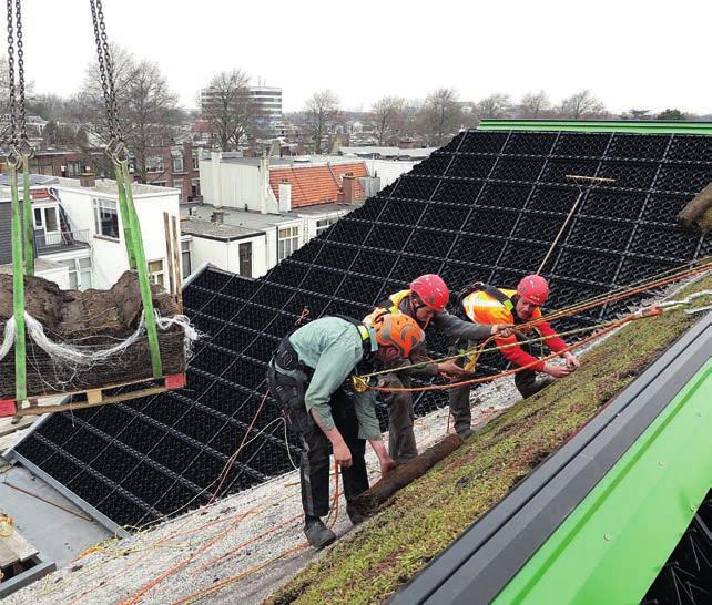 Volgens Stemkens levert dat geen problemen op: Er vormt zich één verdicht systeem. Daar heeft de wind geen vat op.