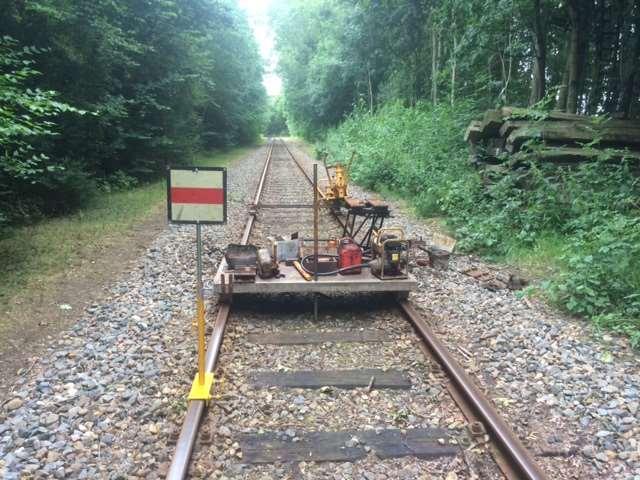 gekortwiekt, terwijl nabij station Zwaag