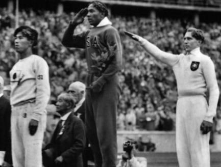 De aristocraten bleven nog decennialang de atleten hun opvattingen over wat sport zou moeten zijn opleggen, met name bij de Olympische Spelen, waar pas in de jaren 70 van de vorige eeuw een eind kwam