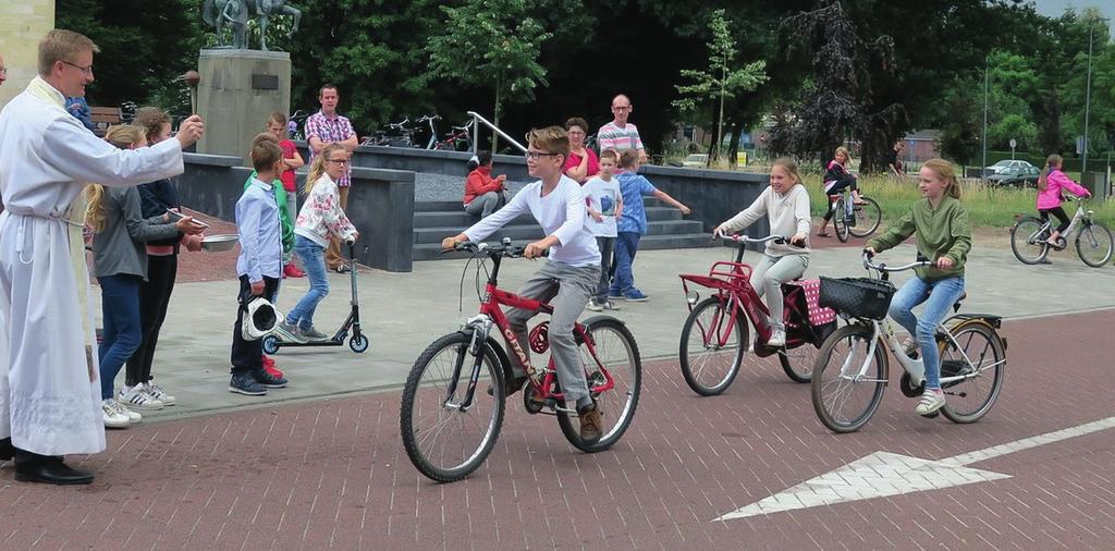 De Gennepenaar 10 KINDERPAGINA Dit keer staat de pagina in het teken van Sint Norbertus. Binnenkort vieren we op 6 juni de gedachtenis van Sint Norbertus.