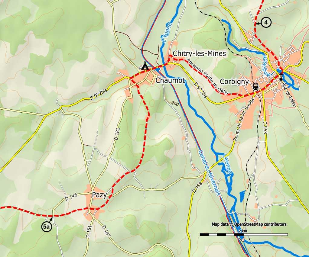 Km 42.1 Le Bouquin (versterkte boerderij): rechtdoor verder, tussen het huis en een loods door (terugkijkend een mooi uitzicht op de Morvan). Km 43.4 Kruising: rechtsaf, rechtdoor. Km 43.5 Vertakking: linksaf, rechtdoor (mooie lindenlaan).