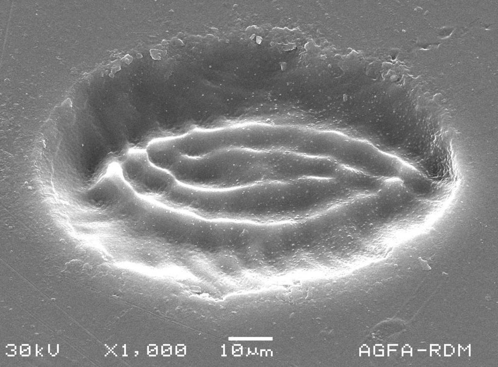 cm -2 ) (c) een 213 nm laser systeem (Ablascope) (25 µm, 5000 mj.