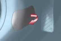IN GEVAL VAN NOOD 162) In halogeenlampen bevindt zich gas onder druk. Als ze breken, kunnen er glassplinters wegschieten. 163) Vervang lampen alleen wanneer de motor uit is.