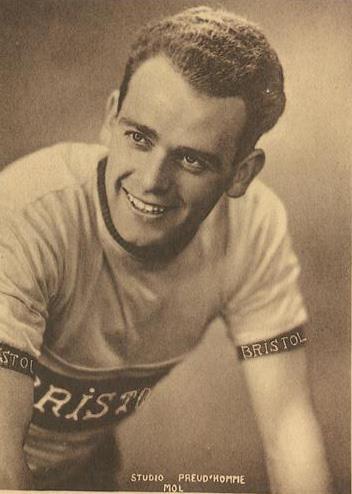 O OP VELO BRISTOL Bristol de fiets van de wereldkampioen en vele anderen In 1949 werd Rik Van Steenbergen in Kopenhagen voor het eerst wereldkampioen wielrennen. Op een fiets van Bristol uit Mol.