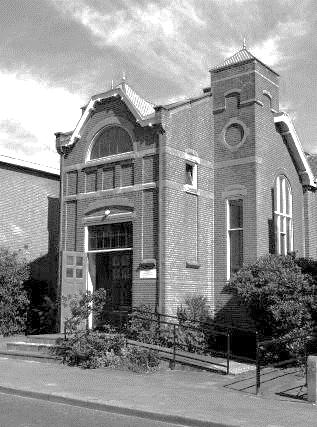 Dienst in Assen Zondag 30 oktober a.s. is een gezamenlijke dienst met de doopsgezinde gemeente Assen. Drie jaar geleden is met deze gemeente een pastorale samenwerking begonnen.