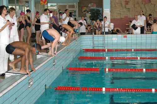 16 Ouassima mocht de 50m en 200m vrijeslag zwemmen. Op de 50m vrijeslag zwom ze naar 31.02 en zwom met deze tijd een NJK limiet. De limiet staat op 31.17.