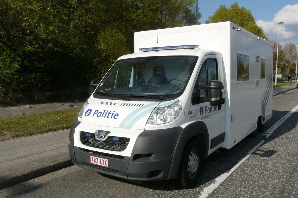 Recherche Interventie Interventie Commandovoertuig Interventie Steun & beheer Verkeer Verkeer In 29 werd een nieuw interventievoertuig van het type bureelwagen aangekocht.