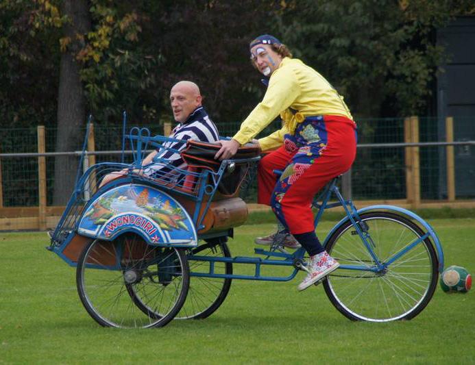 in zijn toespraak enkele mensen, zonder anderen tekort te willen doen,