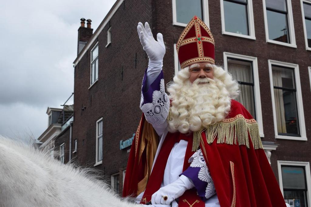 Zondag 02/12: Verzamel jullie wortels, suikertjes, biertjes,... want de Sint is in het land. Voordat hij op 6 december bij jullie langskomt, komt hij eerst nog eens dag zeggen op Bermijn.