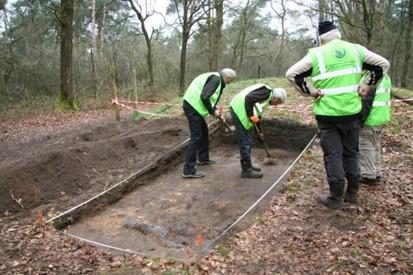 Voordat dit werk aangepakt werd, wilde de Rijksdienst weten of er nog originele préhistorische sporen in de bodem zaten en in welke staat deze verkeerden.
