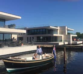 Wonen aan het water. De vrijheid, de rust en de ervaring van de steeds weer wisselende seizoenen. Vogels, groen, de dynamiek van de golven.