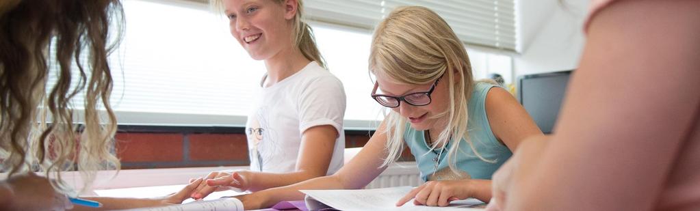 Zoals reeds eerder met andere woorden vermeld staat in deze gids is de doelstelling van onze school: - het kind bekend te maken met het handelen van God met de mensen, zoals dat in de Bijbel aan ons