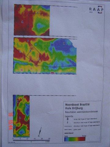 vaste materie, de blauwe helemaal niet. Rapport Fa RAAP.. De rode gebieden bevatten Ergo: Ulysses Pernambucano de Mello denkt de locatie van de fundamenten in 1990-92 gevonden te hebben.