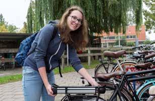 Wordt er ook gefeest op Het Heerenlanden? Reken maar! Zo n twee of drie schoolfeesten per jaar zijn er, en elke klas heeft in de loop van het jaar zijn klassenavond.