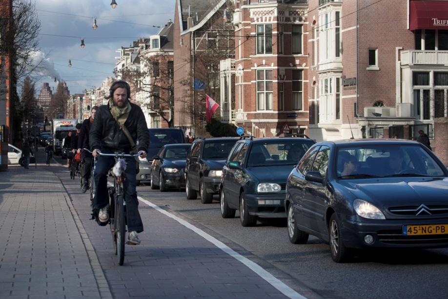Leefomgevingsklimaat Van alle milieufactoren in NL speelt wegverkeerslawaai de belangrijkste rol in de tevredenheid van mensen met hun woonomgeving Geluid staat na fijn stof op de 2 e plaats in de