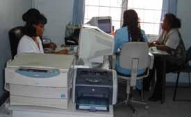 Paramaribo - Computerboekhouden - District database - Lokaal data netwerk - Lokale mailserver - ADSL internet - Computerboekhouden - District database
