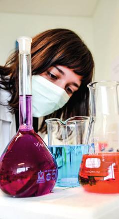 Biomedisch Onderzoeksinstituut (BIOMED) In het Biomedisch Onderzoeksinstituut (BIOMED) van de UHasselt werken meer dan 200 onderzoekers, artsen en technici samen in enkele kerndomeinen, met name
