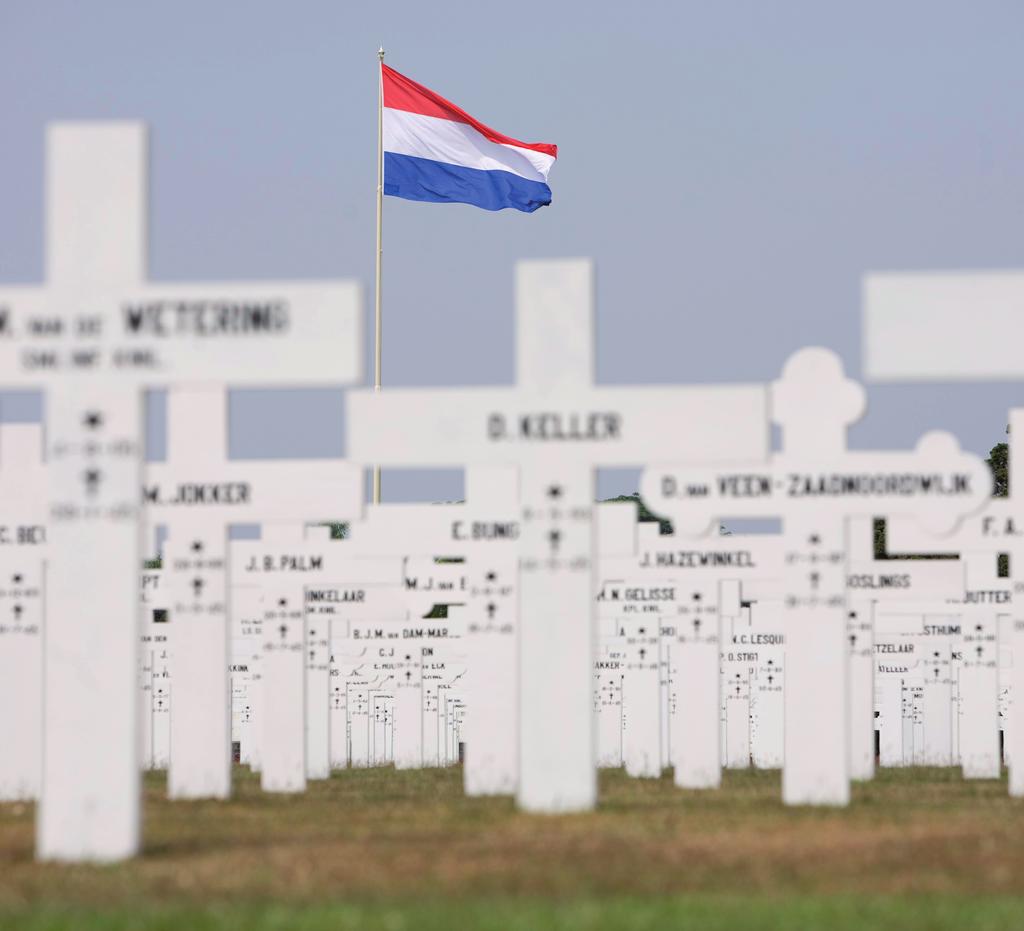 Oorlogsgravenstichting - IDB4ict Over Oorlogsgravenstichting De Oorlogsgravenstichting gedenkt ongeveer 180.000 Nederlandse oorlogsslachtoffers.