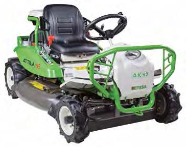 » Ian Armstrong Hoofd onderhoud van de groenstrook voor Parish Council AK88 Kawasaki 11.